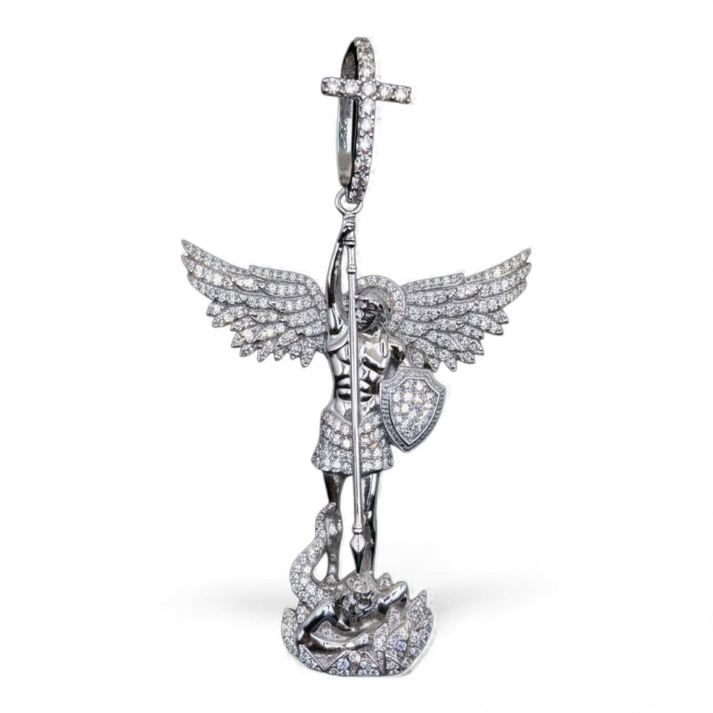 DIJE ÁNGEL DE PLATA CON MOISSANITA