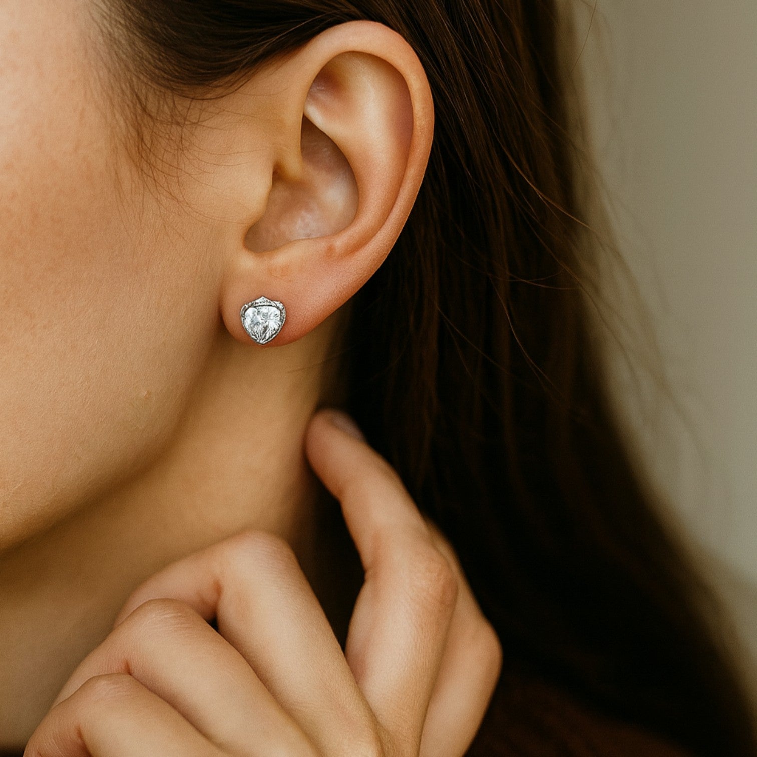 ARETES COBRA DE PLATA CON MOISSANITA
