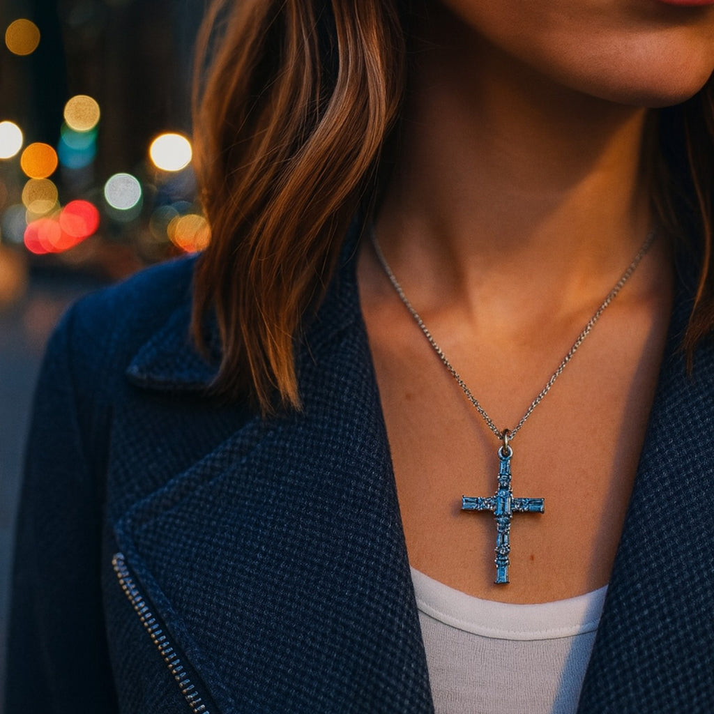 DIJE CRUZ DE PLATA CON ZIRCONIA CÚBICA AZUL