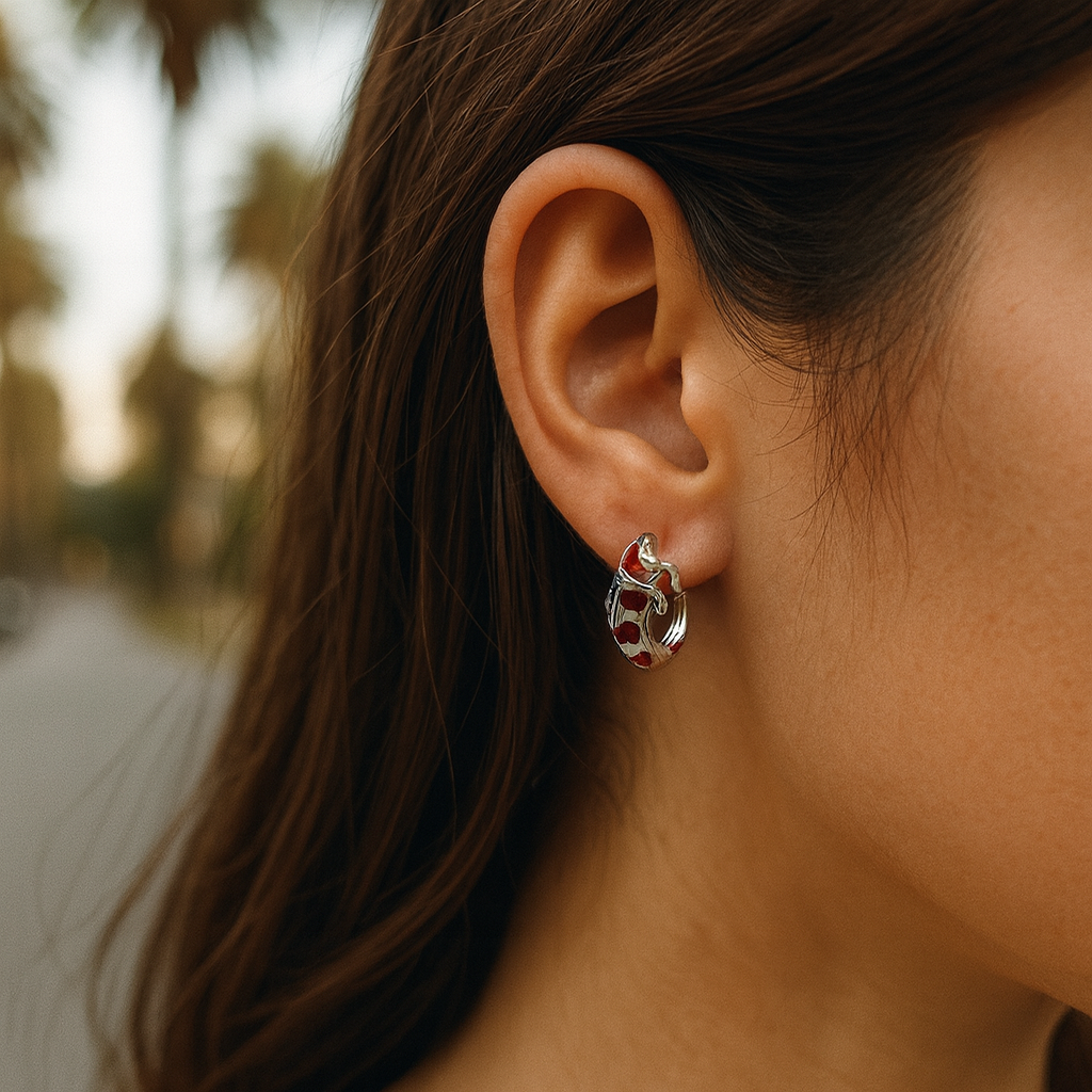 ARETES KOI DE PLATA CON RESINA ROJA