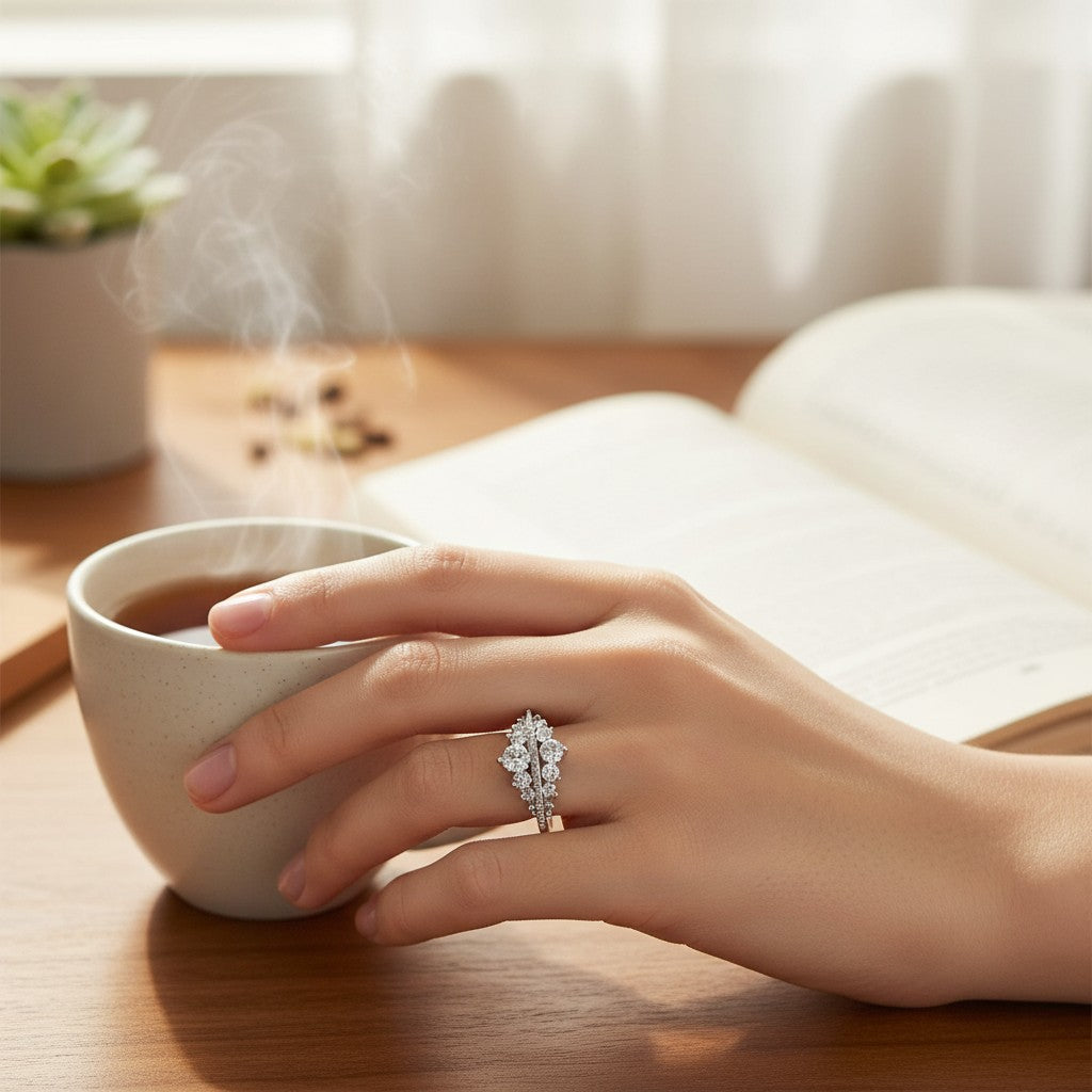 ANILLO REAL DE PLATA CON CHAPA DE ORO Y MOISSANITA